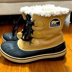 Sorel waterproof boots - tan and black - size 8.5